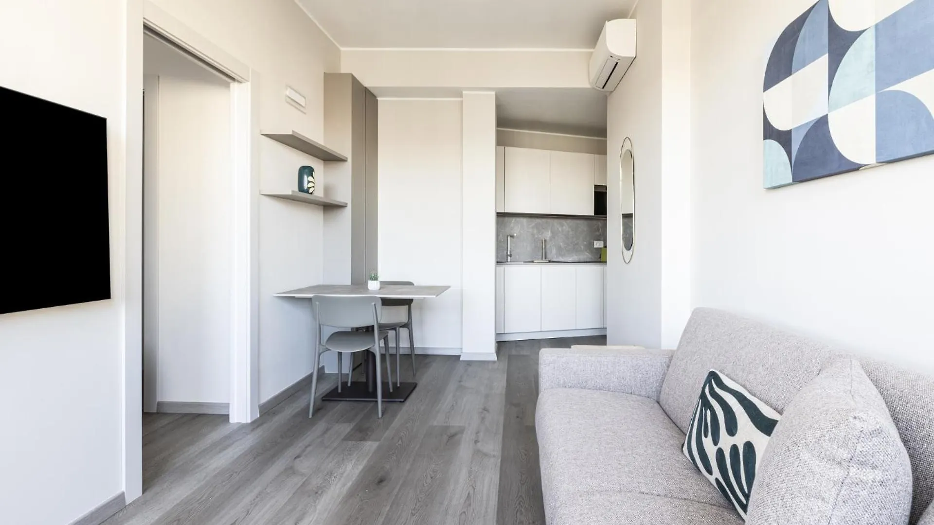 Easylife - Gioiello Urbano In Duomo Apartment Milan 0*,  Italy